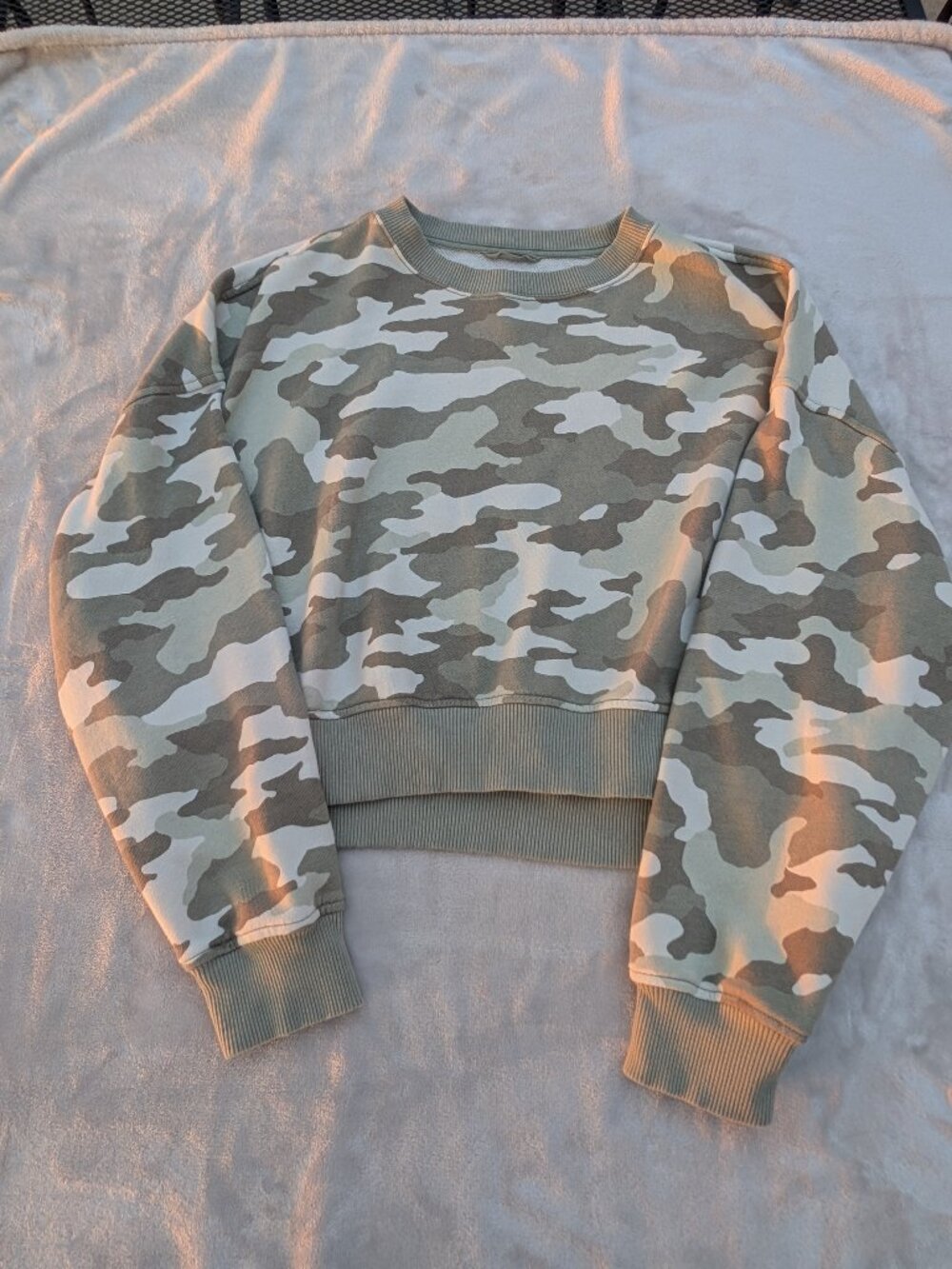 Aerie Camo Cropped Crewneck Sweatshirt Sage Green Cream Small